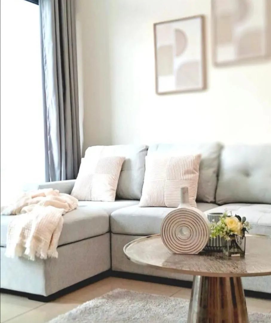 Luxury One Bedroom Apartment In Dubai Marina