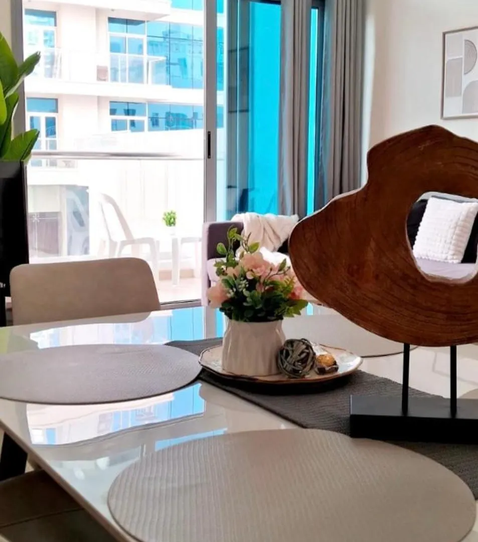 Luxury One Bedroom Apartment In Dubai Marina
