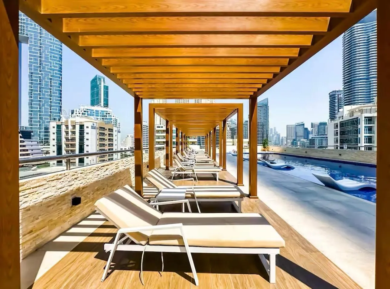 Luxury One Bedroom Apartment In Dubai Marina