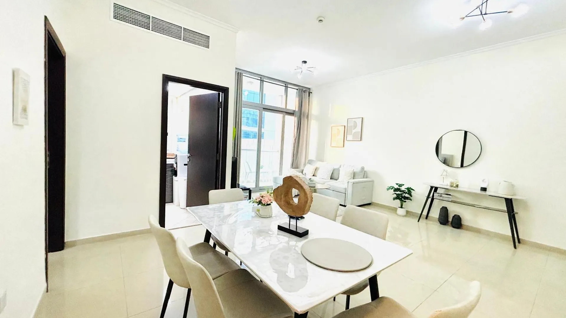 Luxury One Bedroom Apartment In Dubai Marina